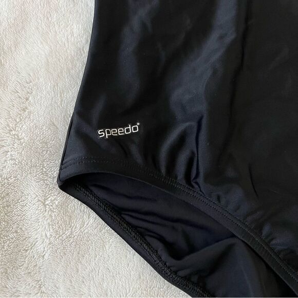 Speedo Onepiece Swimsuit Black NEW Size 14 - Picture 3 of 7